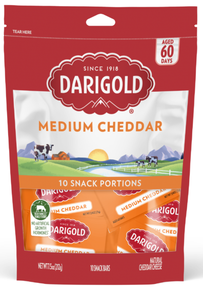 Product image of Darigold Medium Cheddar Snack Cheese in a resealable 7.5 ounce bag