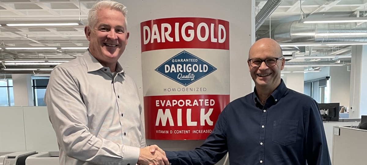 Darigold CEO Joe Coote welcoming GDT CEO Eric Hansen